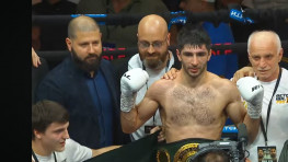 Вадим Мусаев нокаутировал Тулани Мбенге и завоевал титул чемпиона мира