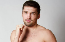 Петр Хамуков завоевал олимпийскую лицензию в весе до 81 кг