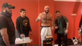 Магомед Исмаилов и Владимир Минеев прошли взвешивание перед реваншем