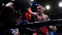 Шавкат Рахимов досрочно победил Рофхиву Маему (видео)