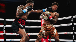 Карлос Адамес защитил титул в бою с Уильямсом