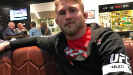 Александр Густафссон: Кормье сохранит пояс чемпиона