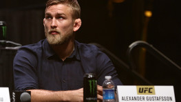 Александр Густафссон: Я могу побить Дэниэля Кормье и Джона Джонса