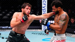 UFC Абу-Даби: Нурулло Алиев победил Майка Дэвиса
