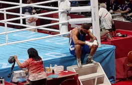 Французского боксера дисквалифицировали с Олимпиады за неспортивное поведение