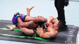 UFC Баку: Асу Алмабаев досрочно победил Чарльза Джонсона