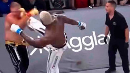 Чемпион Karate Combat заранее попросил рефери не останавливать бой, чтобы его нокаутировали [ВИДЕО]
