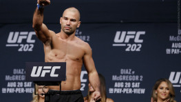 Артем Лобов: С Макгрегором Мейвезер не протянет больше шести раундов, а Пакьяо — двух