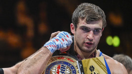 Сусленков пророчит Давиду Сурову большое будущее в профессиональном боксе