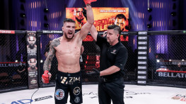 Ярослав Амосов одержал победу решением судей на Bellator 252  и довел свой рекорд до 25-0