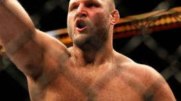 Ротвелл: Емельяненко заслужил право избивать мешков за миллионы