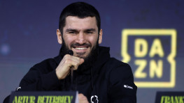 Артур Бетербиев пообещал интересные новости