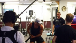 Кадр дня: Крис Алгиери и съемочная группа HBO 24/7