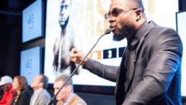 Жан Паскаль: Ковалев «бездомный», поэтому ездит драться ко мне