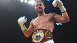 Билли Джо Сондерс ушел от Фрэнка Уоррена, ведет переговоры с Эдди Хирном