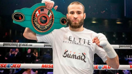 Артур Биярсланов нокаутировал Мохамеда Мимуне