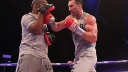 Видео: Открытая тренировка Кличко перед боем с Джошуа