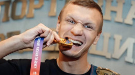 Член сборной России Илья Попов дал интервью перед ЧР-2025 в Дубае