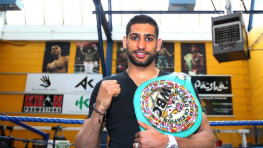 Амир Хан отказался от боя с Келлом Бруком