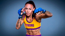 PFL Лион: Крис Сайборг досрочно победила Сару Коллинз