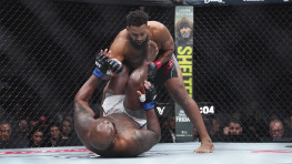 UFC 324: Вальдо Кортес-Акоста одержал досрочную победу над Льюисом