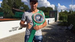 Майрис Бриедис досрочно победил Саймона Валлили (+видео)