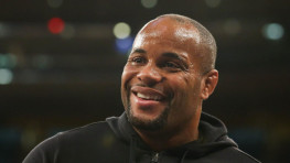 Даниэль Кормье предложил соперника Джонсу в тяжелом весе