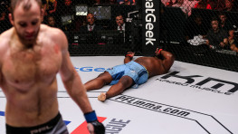 Денис Гольцов победил на PFL любимым удушением Олейника