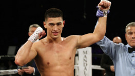 Дмитрий Бивол начнет подготовку к бою против Джо Смита на следующей неделе