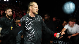 Менеджер Александра Волкова прокомментировал возможный бой с Томом Аспинэллом