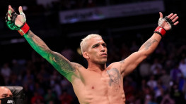 Даниэль Кормье: Раньше Оливейра был склонен сдаваться, но сейчас у него нет слабостей