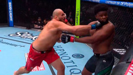 UFC Сакраменто: Шамиль Газиев нокаутировал Кеннеди Нзечукву