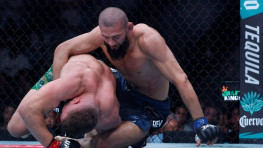 Хамзат Чимаев получит $18 млн за победу над Дрикусом Дю Плесси