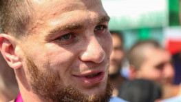 Имам Хатаев победил Микаэля Диалло, побывав в нокдауне