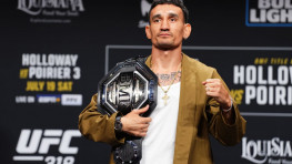 Макс Холлоуэй сразится с Чарльзом Оливейрой за пояс BMF в марте