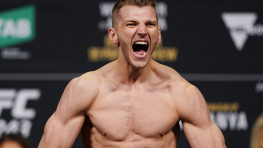 Дэн Хукер: Вырублю Царукяна хай-киком в голову