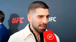 Илия Топурия объяснил, почему отказался от защиты пояса