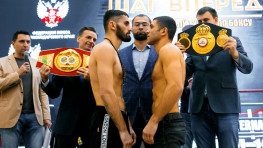 Фото: Взвешивание перед вечером бокса Папазов-Шахназарян