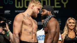 Фото: Взвешивание Джейка Пола и Тайрона Вудли