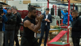 Кадр дня: Жан Паскаль готовится к бою с Дмитрием Биволом