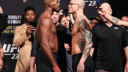 Фото: Взвешивание участников UFC 235