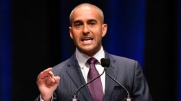 Комментатор UFC предложил уволить четверть бойцов