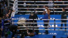 Боксер потерял сознание во время перерыва и проиграл