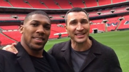 Энтони Джошуа и Владимир Кличко снова встретились на «Уэмбли» (видео)