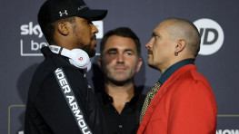 Александр Усик: Услышал в голосе Джошуа желание продолжить карьеру