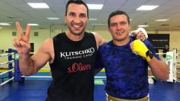 Кадр дня: Владимир Кличко и Александр Усик