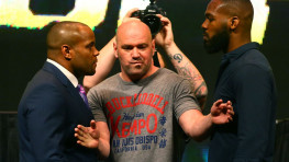 Джон Джонс ответил Даниэлю Кормье на подозрения в постоянном употреблении допинга