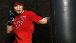 Кадр дня: Нонито Донэр готовится к бою 11 декабря