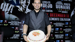 Кадр дня: Нонито Донэр на пресс-конференции перед боем с Сезаром Хуаресом