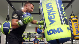 Кадр дня: Ломаченко и Лопес готовятся к бою 17 октября